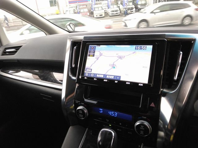 TOYOTA ALPHARD HYBRID 4WD 2019 Image 31