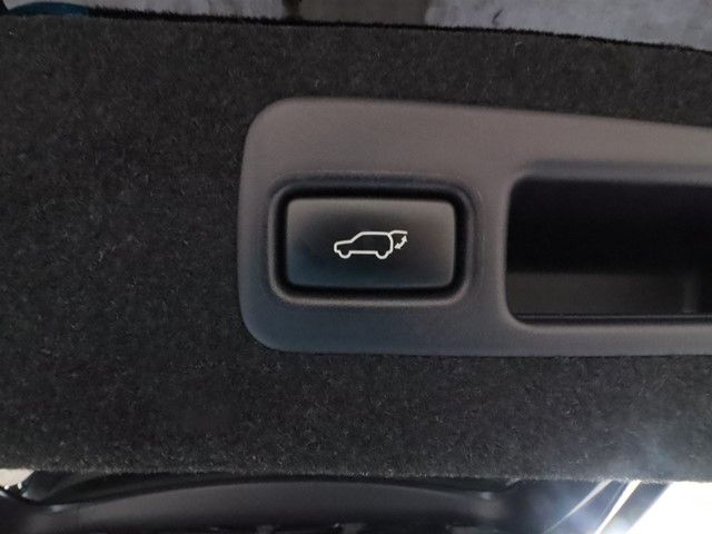 TOYOTA HARRIER HYBRID 2017 Image 31