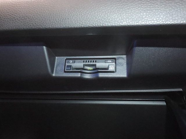 TOYOTA HARRIER HYBRID 2017 Image 31