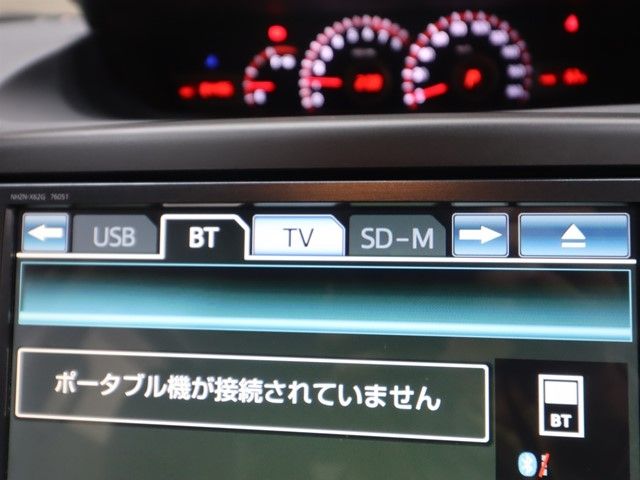 TOYOTA VOXY 2013 Image 31