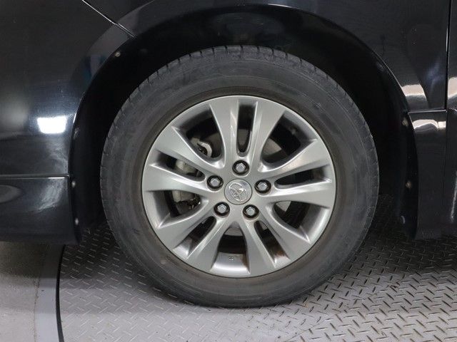 TOYOTA VOXY 2013 Image 31