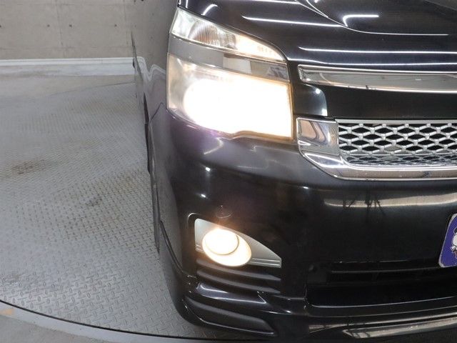 TOYOTA VOXY 2013 Image 31