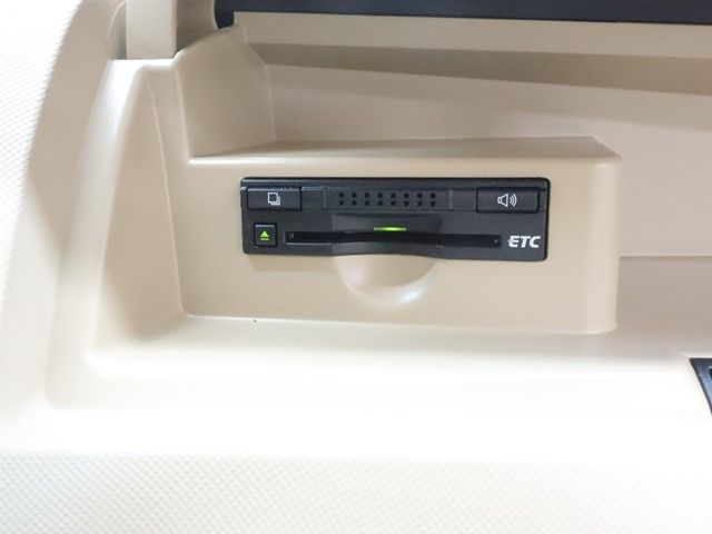 TOYOTA ESTIMA 2013 Image 31