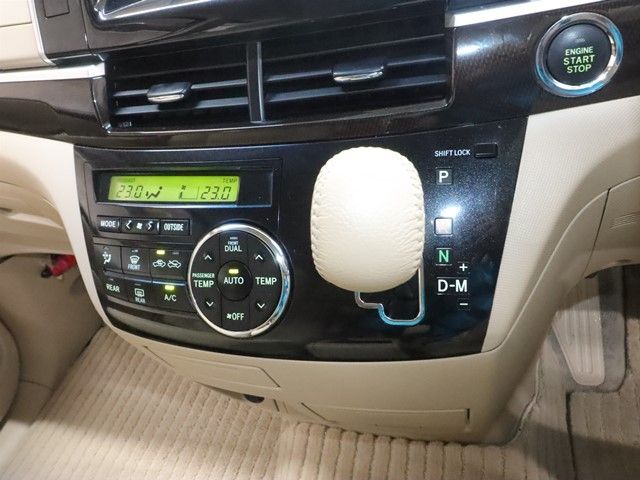 TOYOTA ESTIMA 2013 Image 31