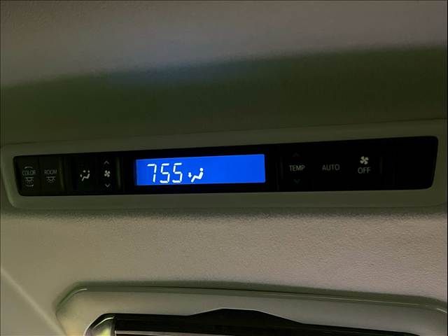 TOYOTA VELLFIRE 2018 Image 31