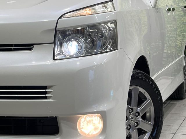 TOYOTA VOXY 2010 Image 31