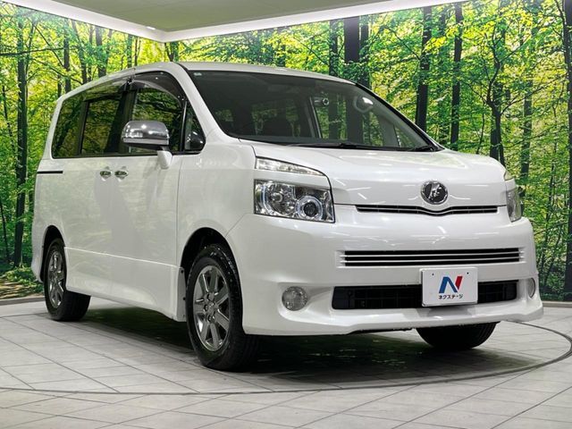 TOYOTA VOXY 2010 Image 31