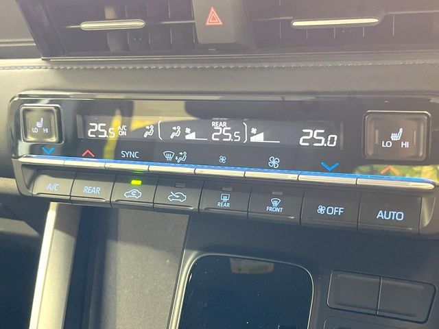 TOYOTA VOXY HYBRID 2025 Image 31