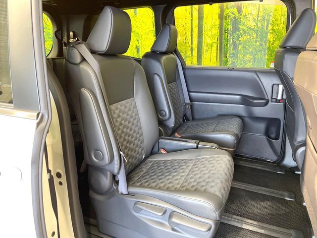 TOYOTA VOXY HYBRID 2025 Image 31