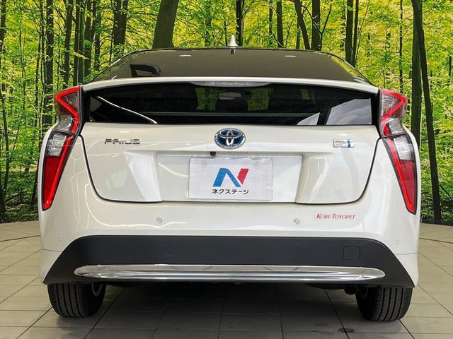 TOYOTA PRIUS 2017 Image 31