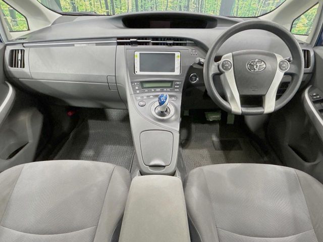 TOYOTA PRIUS 2011 Image 31