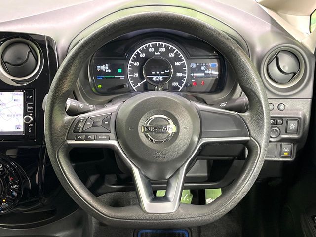 NISSAN NOTE 2017 Image 31