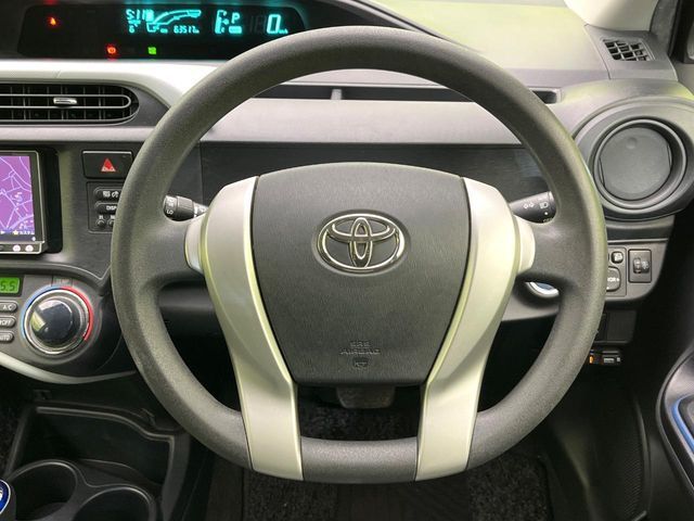 TOYOTA AQUA 2013 Image 31