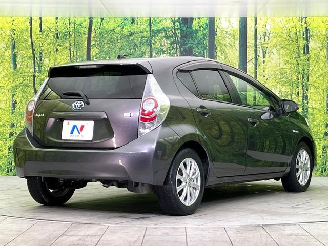 TOYOTA AQUA 2013 Image 31