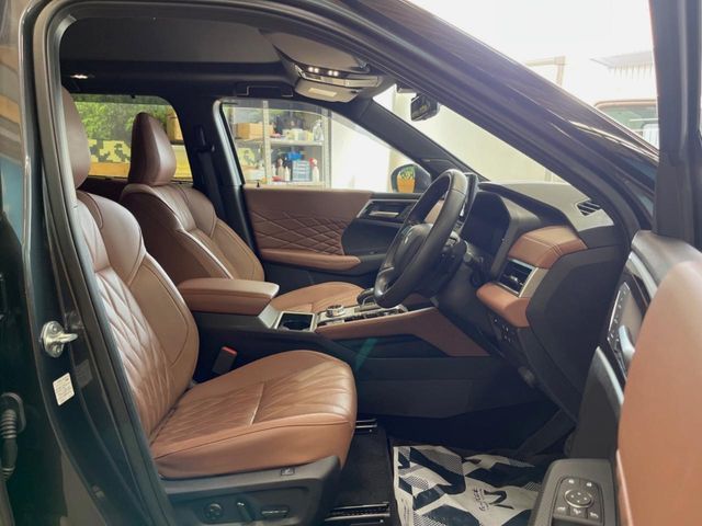 MITSUBISHI OUTLANDER PHEV 2025 Image 31
