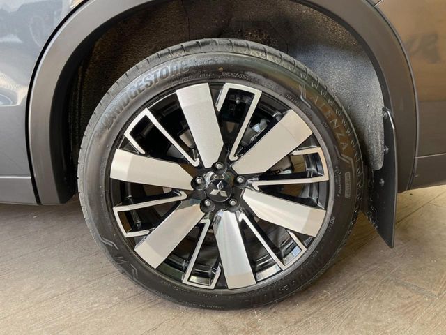 MITSUBISHI OUTLANDER PHEV 2025 Image 31