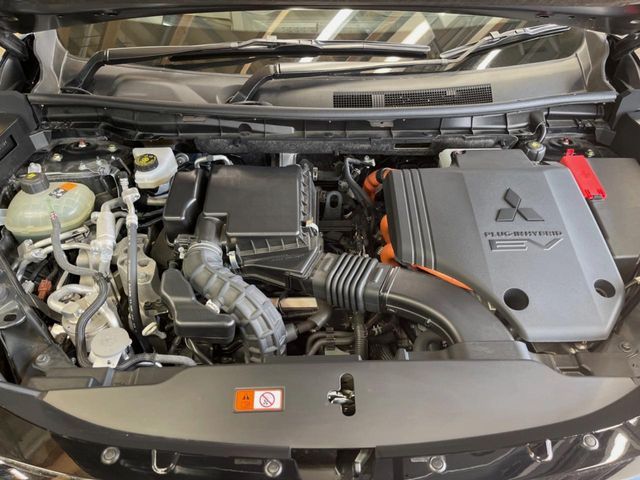 MITSUBISHI OUTLANDER PHEV 2025 Image 31