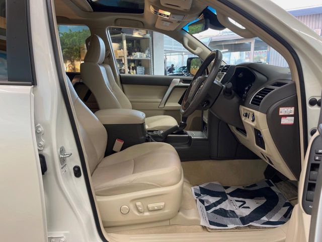 TOYOTA LANDCRUISER PRADO 2023 Image 31
