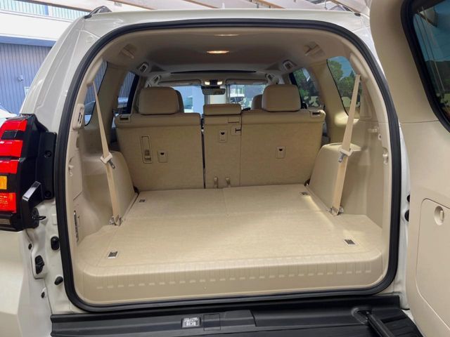 TOYOTA LANDCRUISER PRADO 2023 Image 31