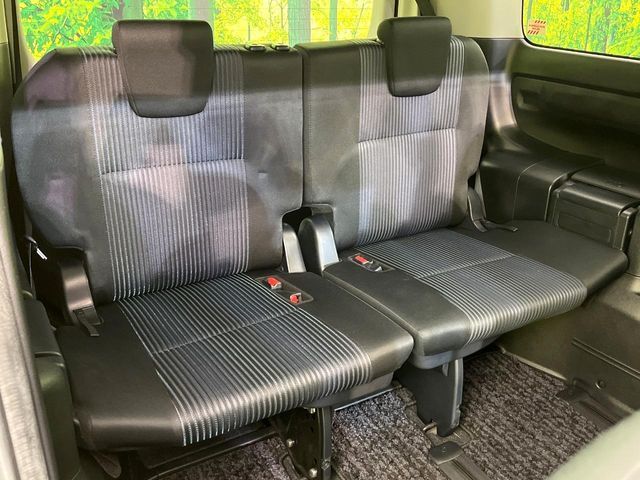 TOYOTA VOXY 4WD 2016 Image 31