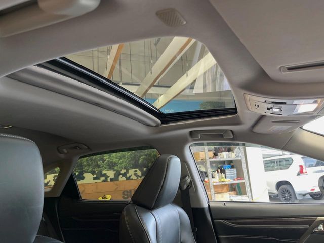 TOYOTA LEXUS RX450H 2WD 2020 Image 31