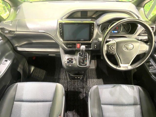 TOYOTA VOXY 2015 Image 31