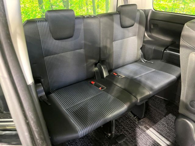 TOYOTA VOXY 2015 Image 31