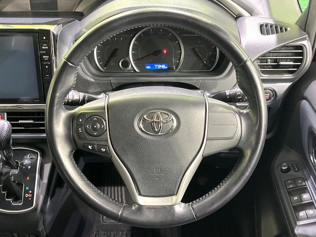 TOYOTA VOXY 2015 Image 31