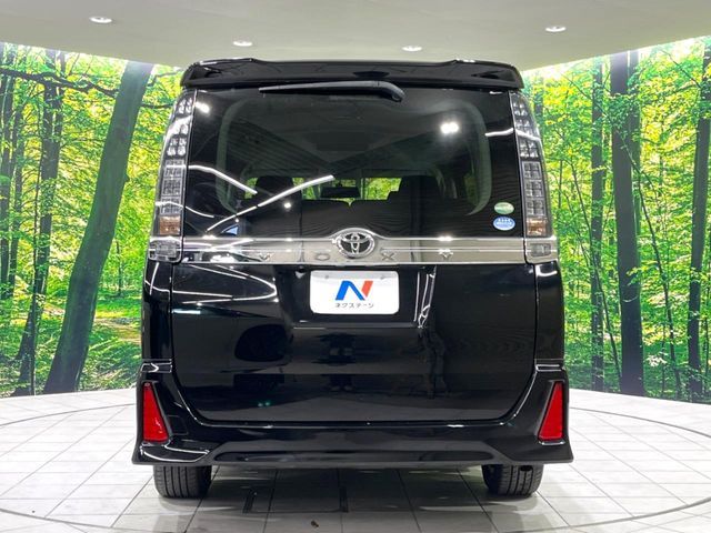 TOYOTA VOXY 2015 Image 31