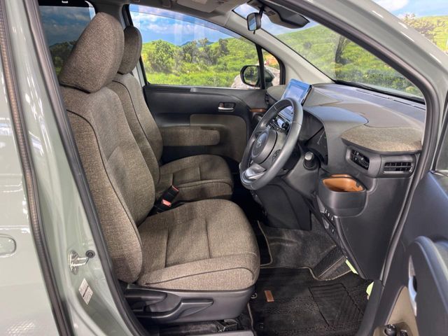 TOYOTA SIENTA HYBRID 2023 Image 31