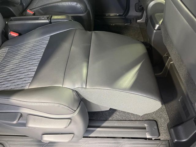 TOYOTA NOAH HYBRID 2025 Image 31