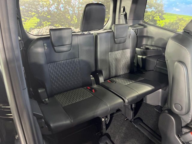 TOYOTA NOAH HYBRID 2025 Image 31