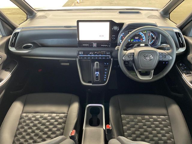 TOYOTA VOXY HYBRID 2026 Image 31