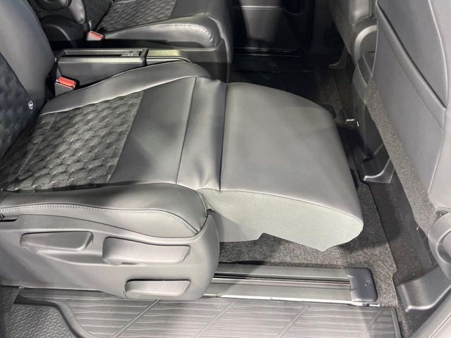 TOYOTA VOXY HYBRID 2026 Image 31