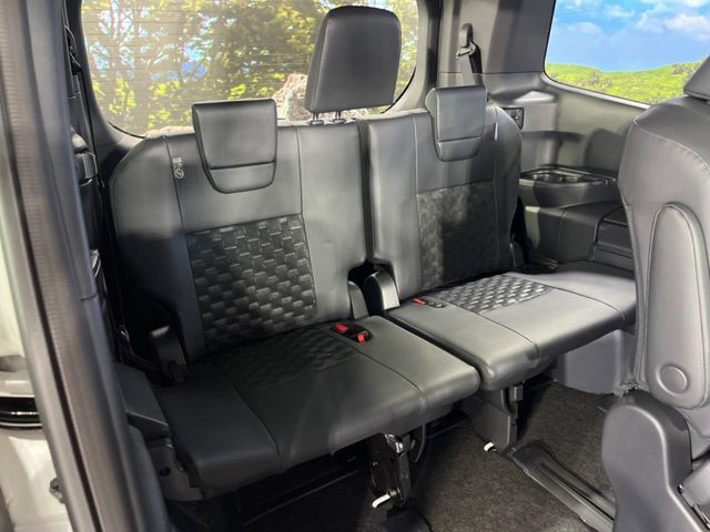 TOYOTA VOXY HYBRID 2026 Image 31