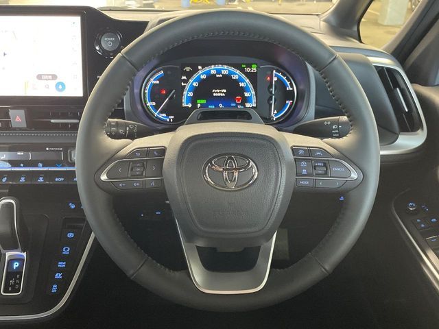 TOYOTA VOXY HYBRID 2026 Image 31