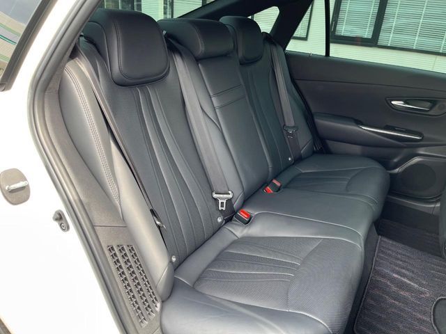 TOYOTA CROWN SEDAN HYBRID 2022 Image 31