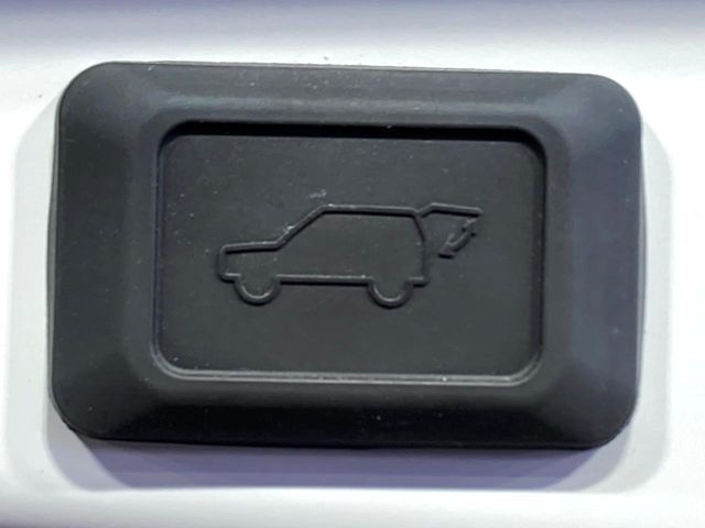 TOYOTA RAV4 PHV 2023 Image 31