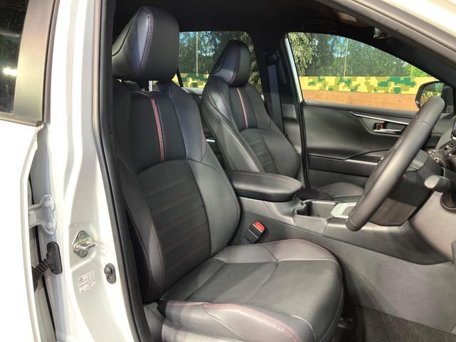 TOYOTA RAV4 PHV 2023 Image 31