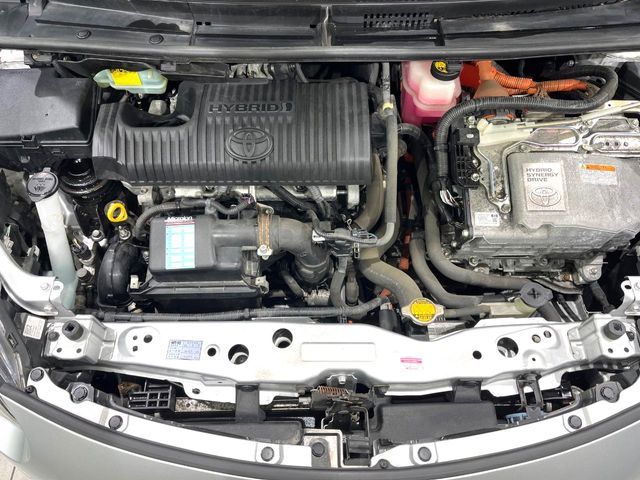 TOYOTA SIENTA HYBRID 2015 Image 31