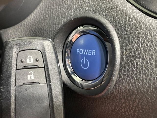 TOYOTA C-HR 2017 Image 31