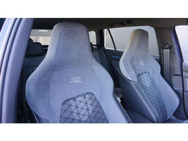 VOLKSWAGEN GOLF VARI 2024 Image 31