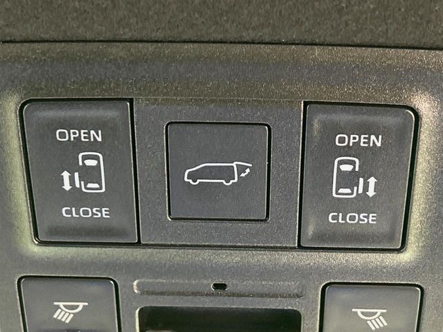 TOYOTA VOXY HYBRID 2023 Image 31