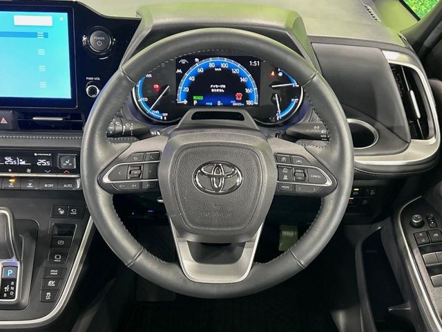 TOYOTA VOXY HYBRID 2023 Image 31