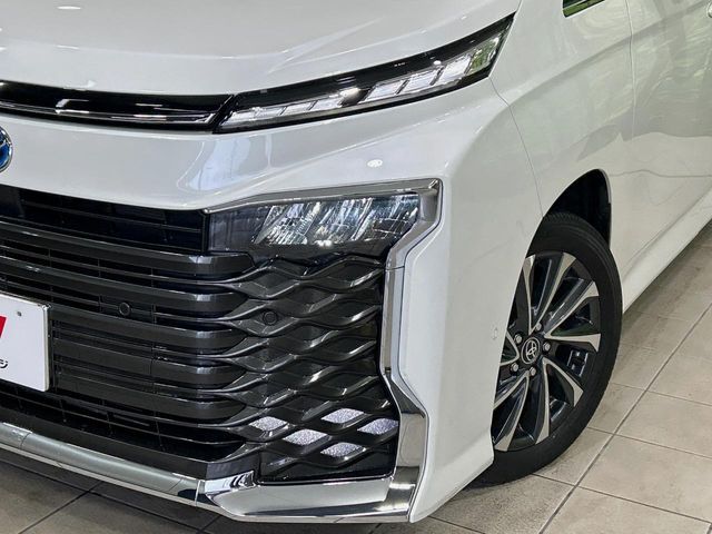 TOYOTA VOXY HYBRID 2023 Image 31