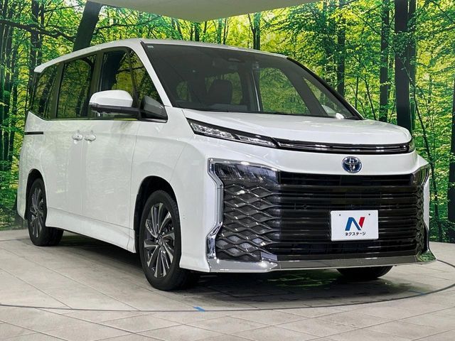 TOYOTA VOXY HYBRID 2023 Image 31