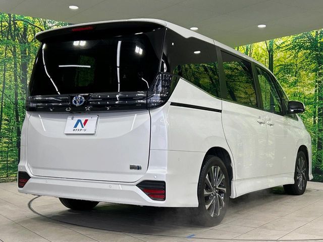 TOYOTA VOXY HYBRID 2023 Image 31