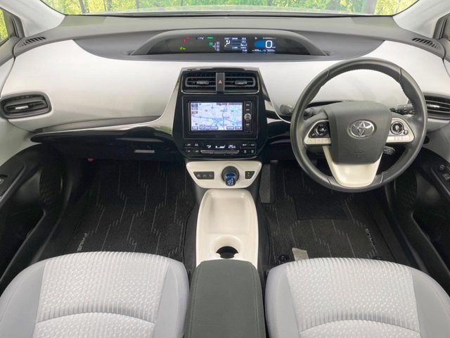 TOYOTA PRIUS 2017 Image 31