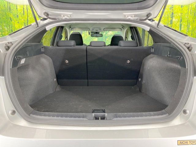 TOYOTA PRIUS 2017 Image 31