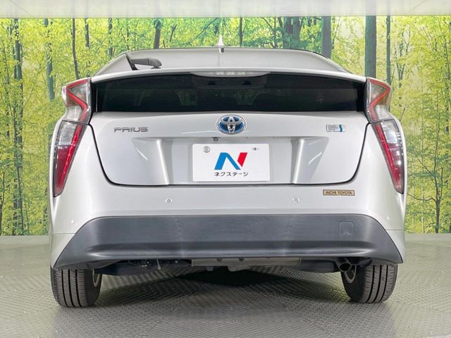 TOYOTA PRIUS 2017 Image 31